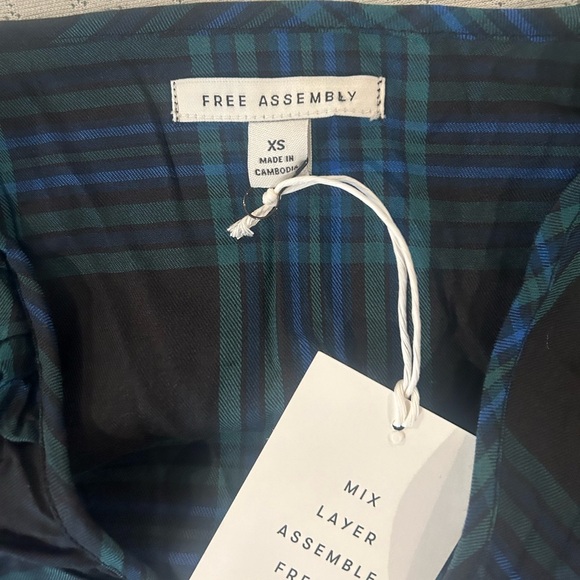 NWT Free Assembly Size XS Plaid Top - Picture 2 of 6